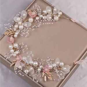 Elegant Pearl and Floral Hair Accessory